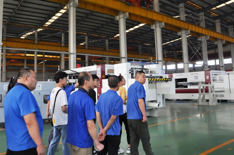 熱烈祝賀信川機(jī)械職工子弟金榜題名！