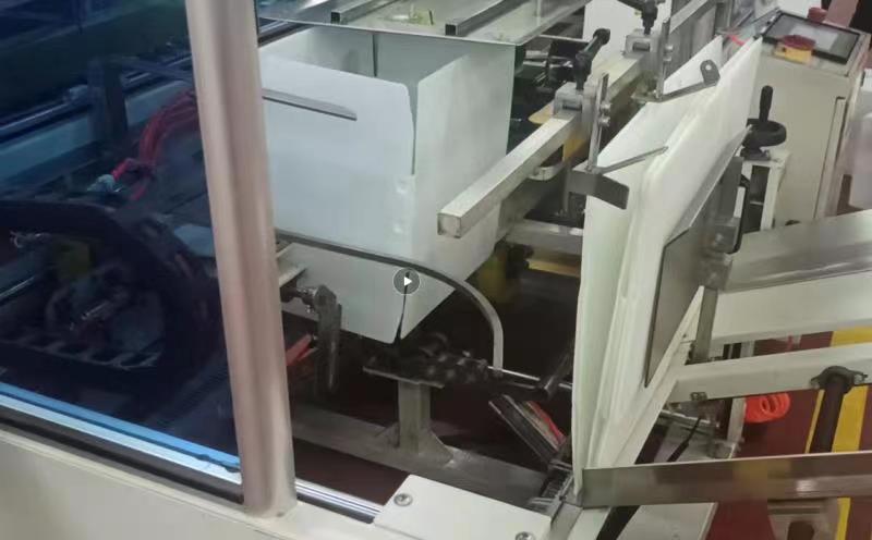 公司最新設計的蜂窩板箱自動線成功通過測試！